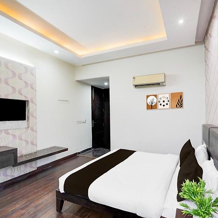 Hotel Super Townhouse Sector 51 Noida Near Metro Station Extérieur photo