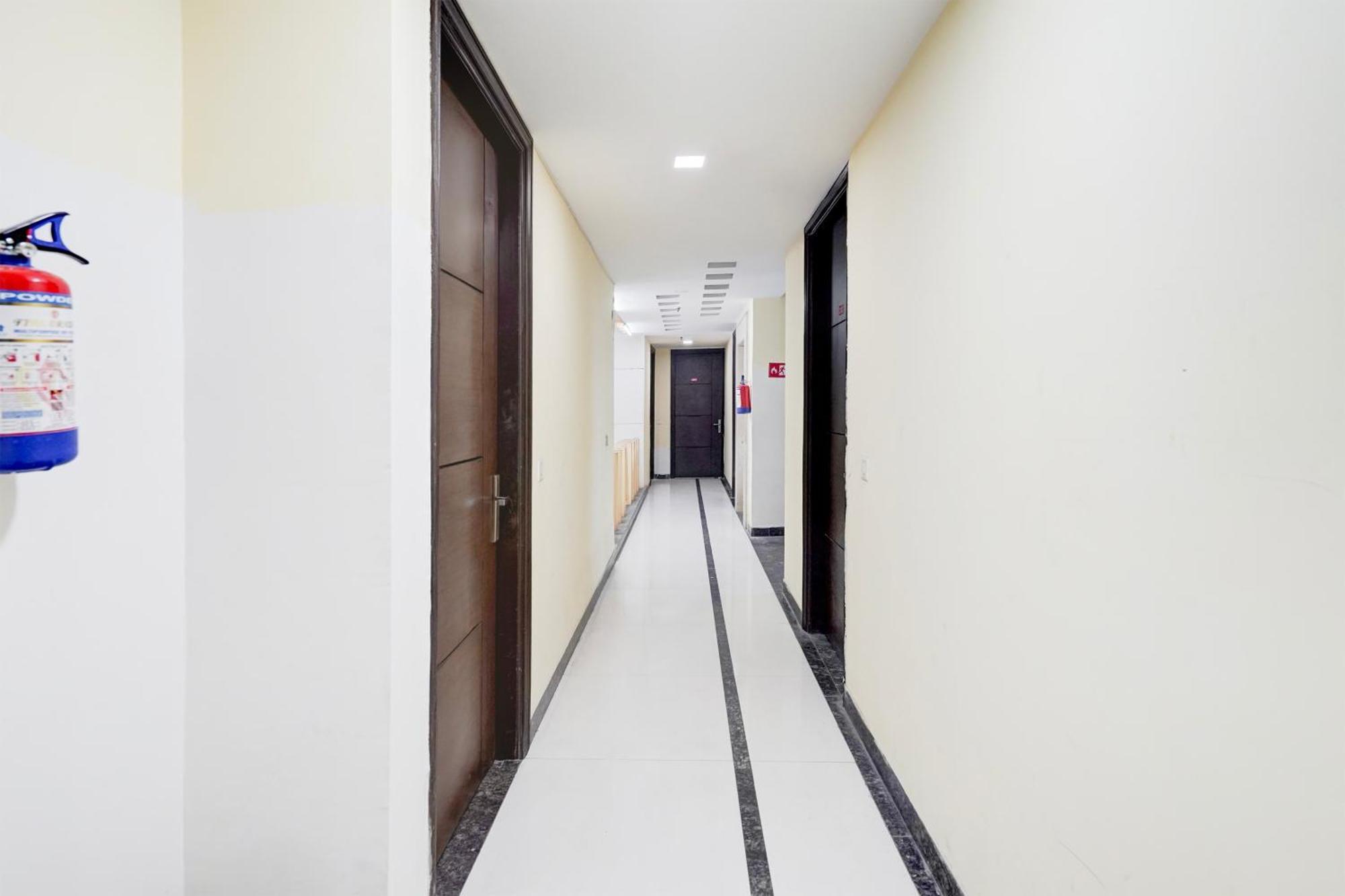 Hotel Super Townhouse Sector 51 Noida Near Metro Station Extérieur photo